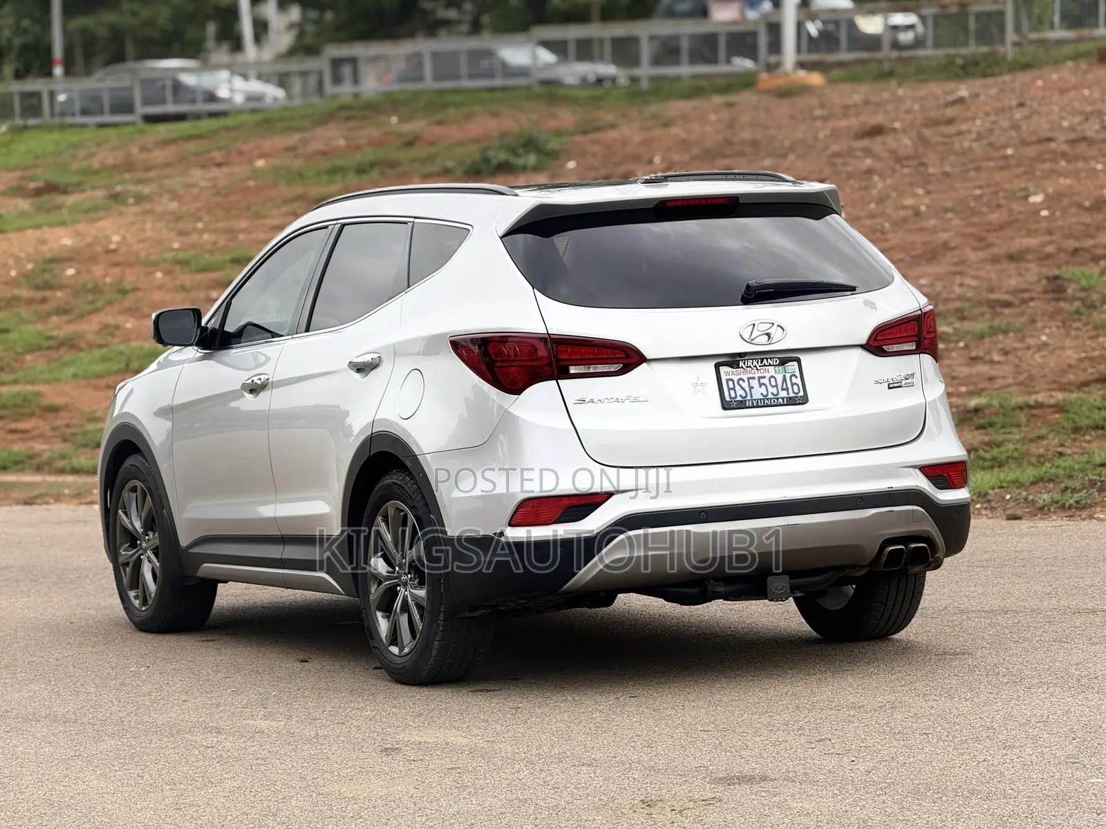 Hyundai Santa Fe Limited w/Saddle Interior 4dr SUV (3.3L 6cyl 6A) 2015