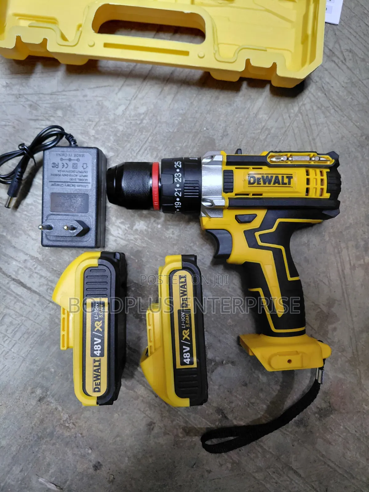 48 Volt Dewalt Screwing Machine