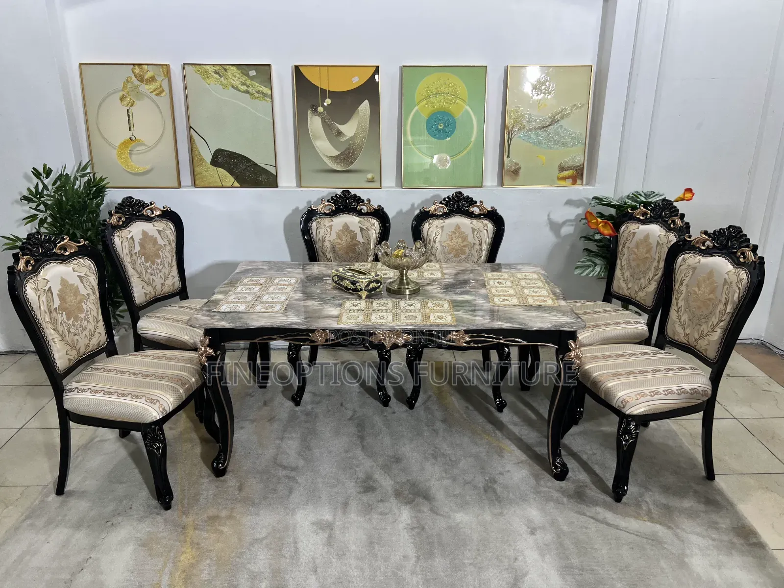 Majesty Royal Dining Table