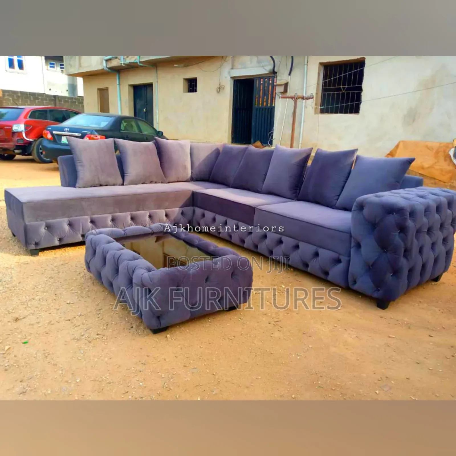 Luxury L-Shaped Chesterfield Sofa With Center Table