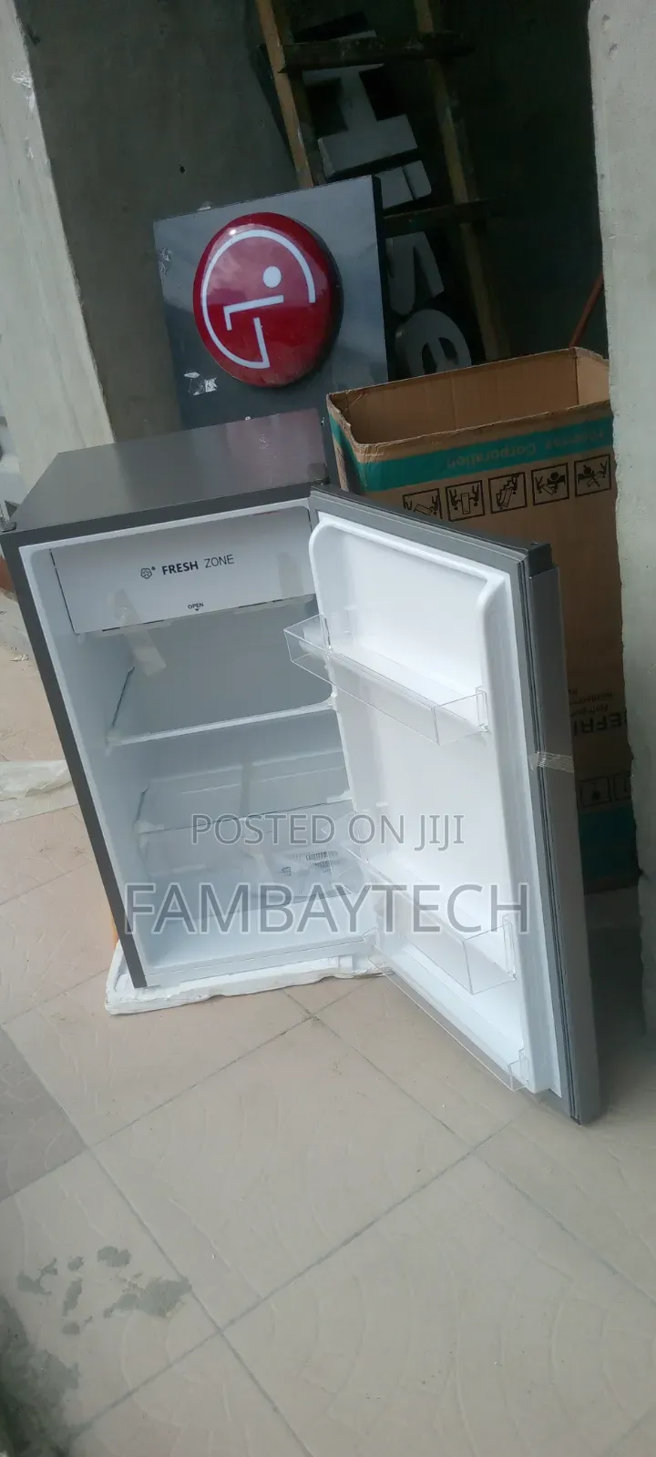 Hisense Ref 121 Compact Refrigerator for Small Spaces