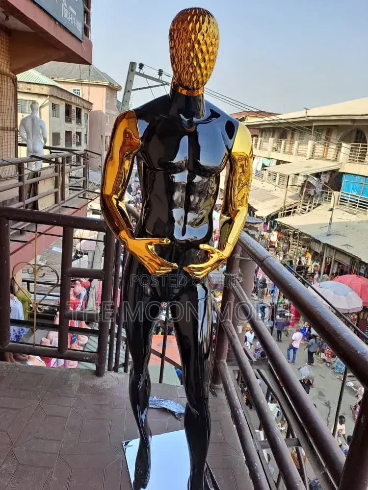 Black Mannequin