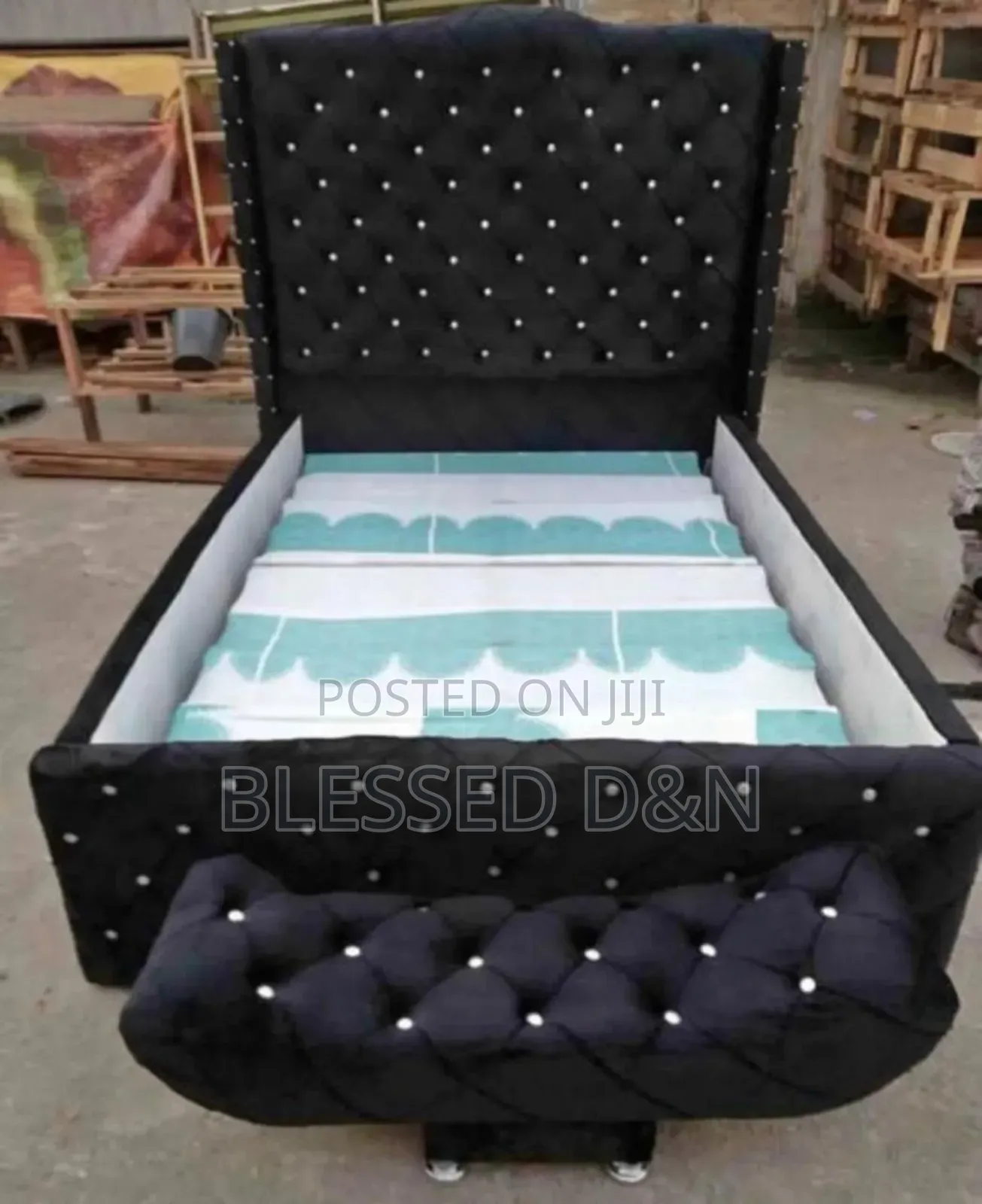 Quality Luxury Black 4andhalf Black Paded Bed Frame