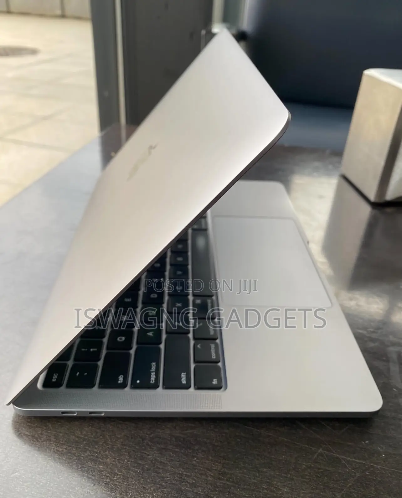 Laptop Apple MacBook Pro 2020 32GB Intel Core i7 SSD 512GB