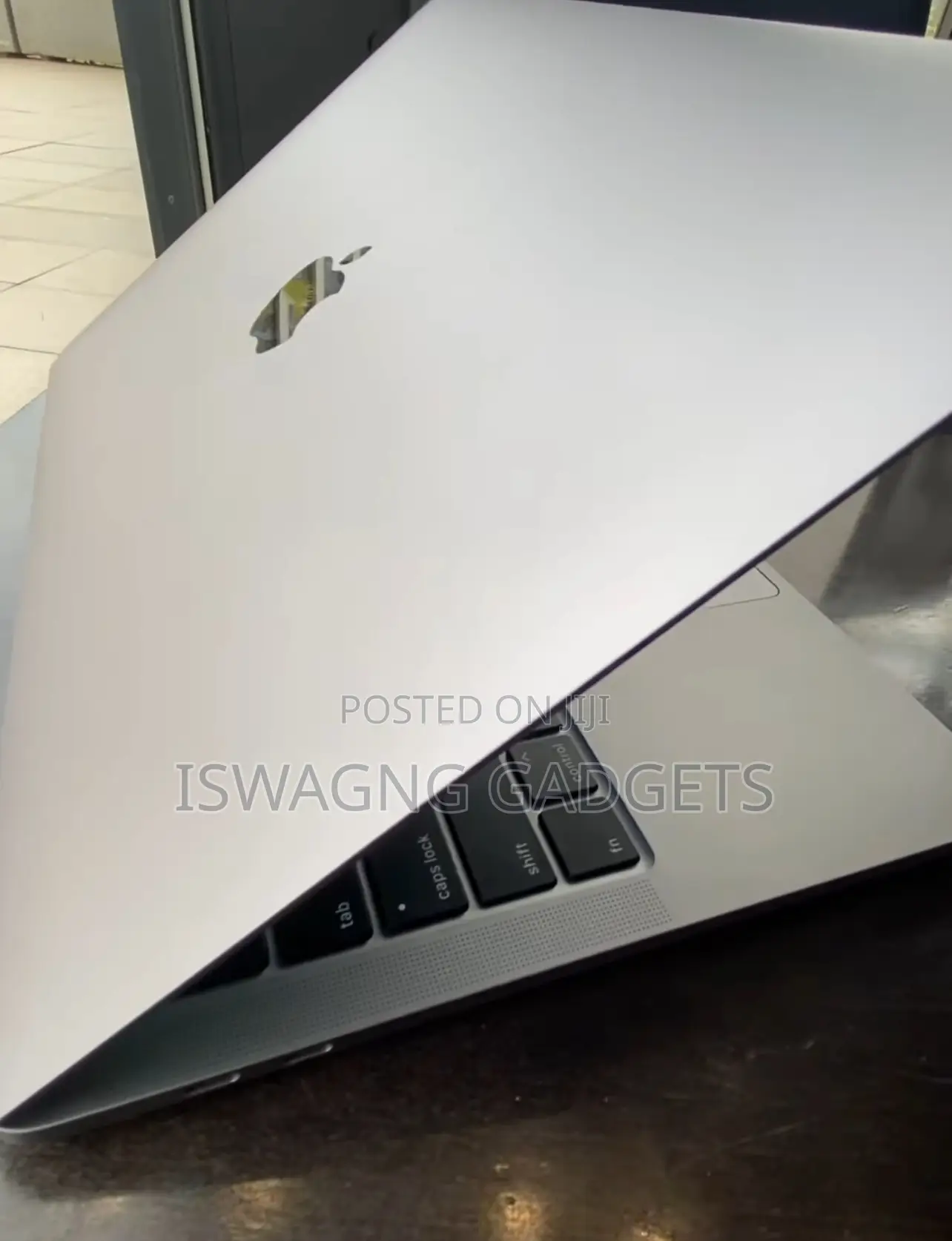 Laptop Apple MacBook Pro 2020 32GB Intel Core i7 SSD 512GB