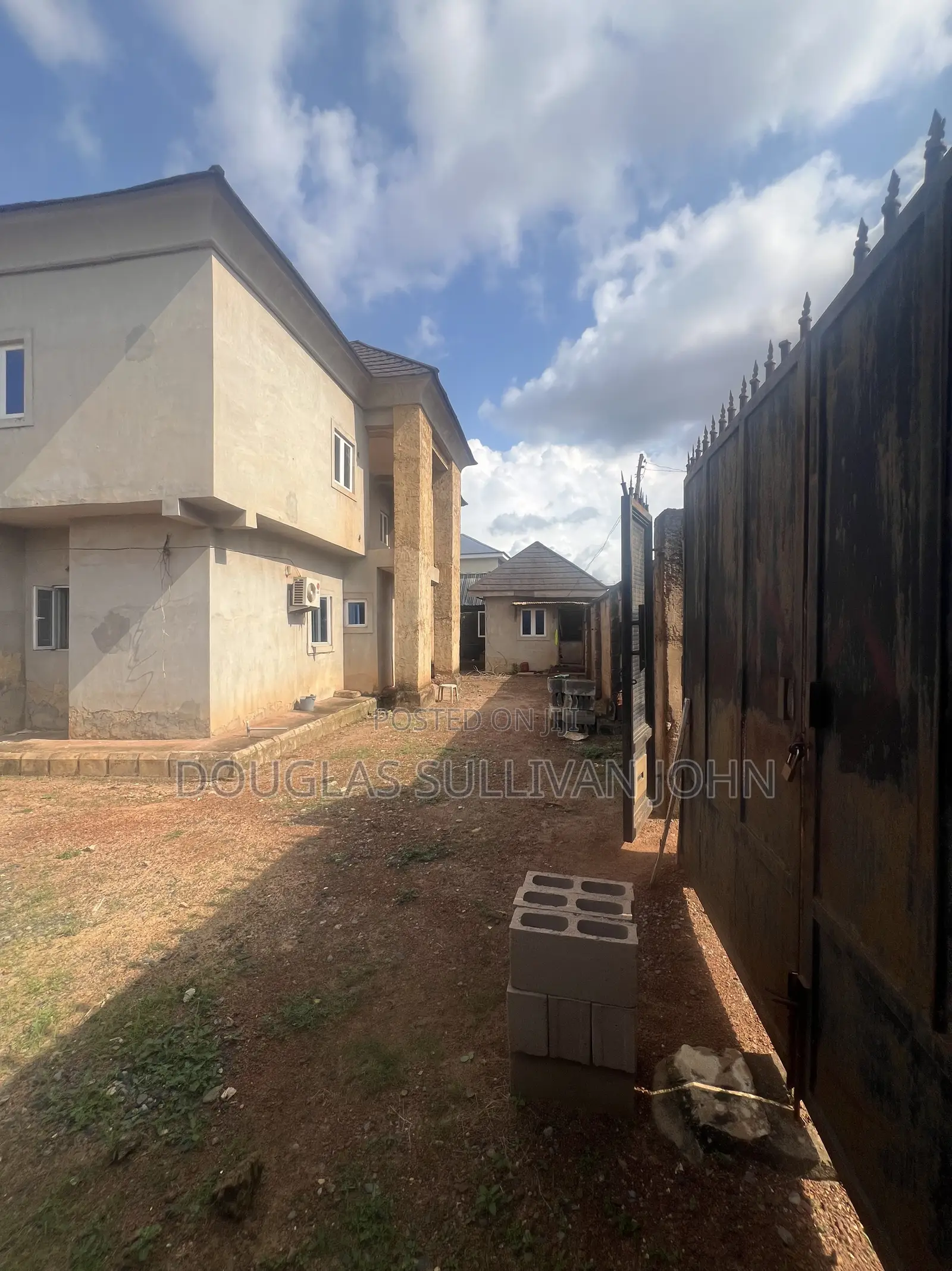 Uncompleted 6 Bedroom Duplex