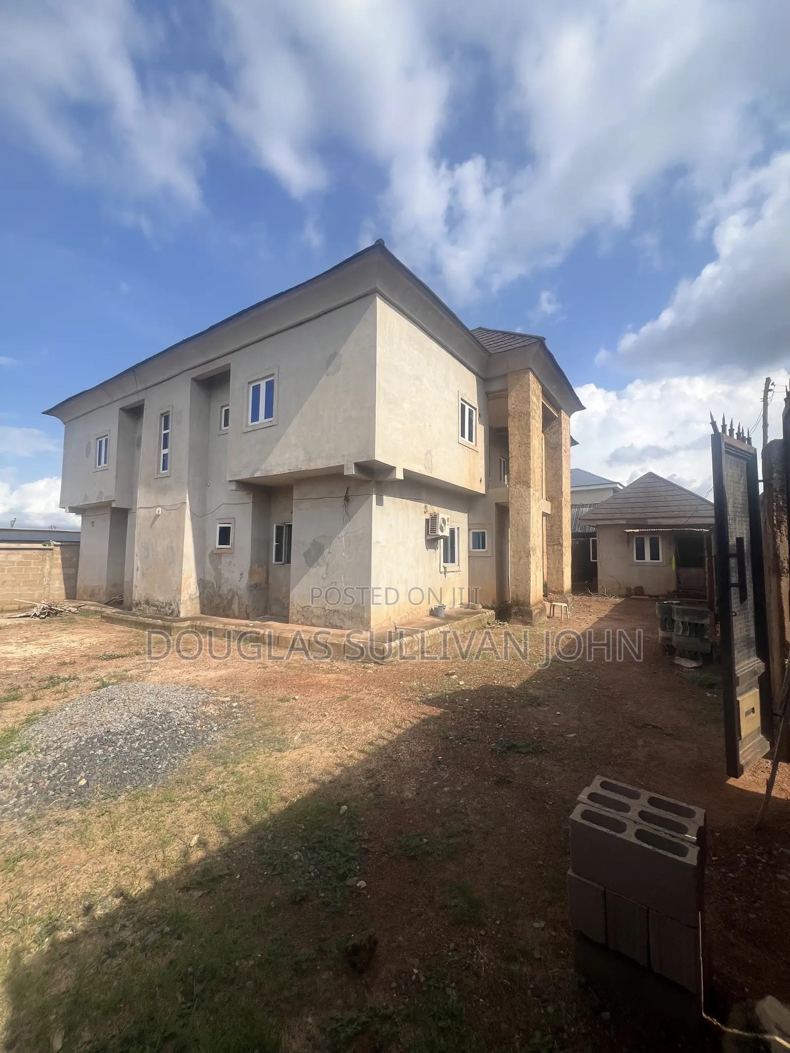 Uncompleted 6 Bedroom Duplex