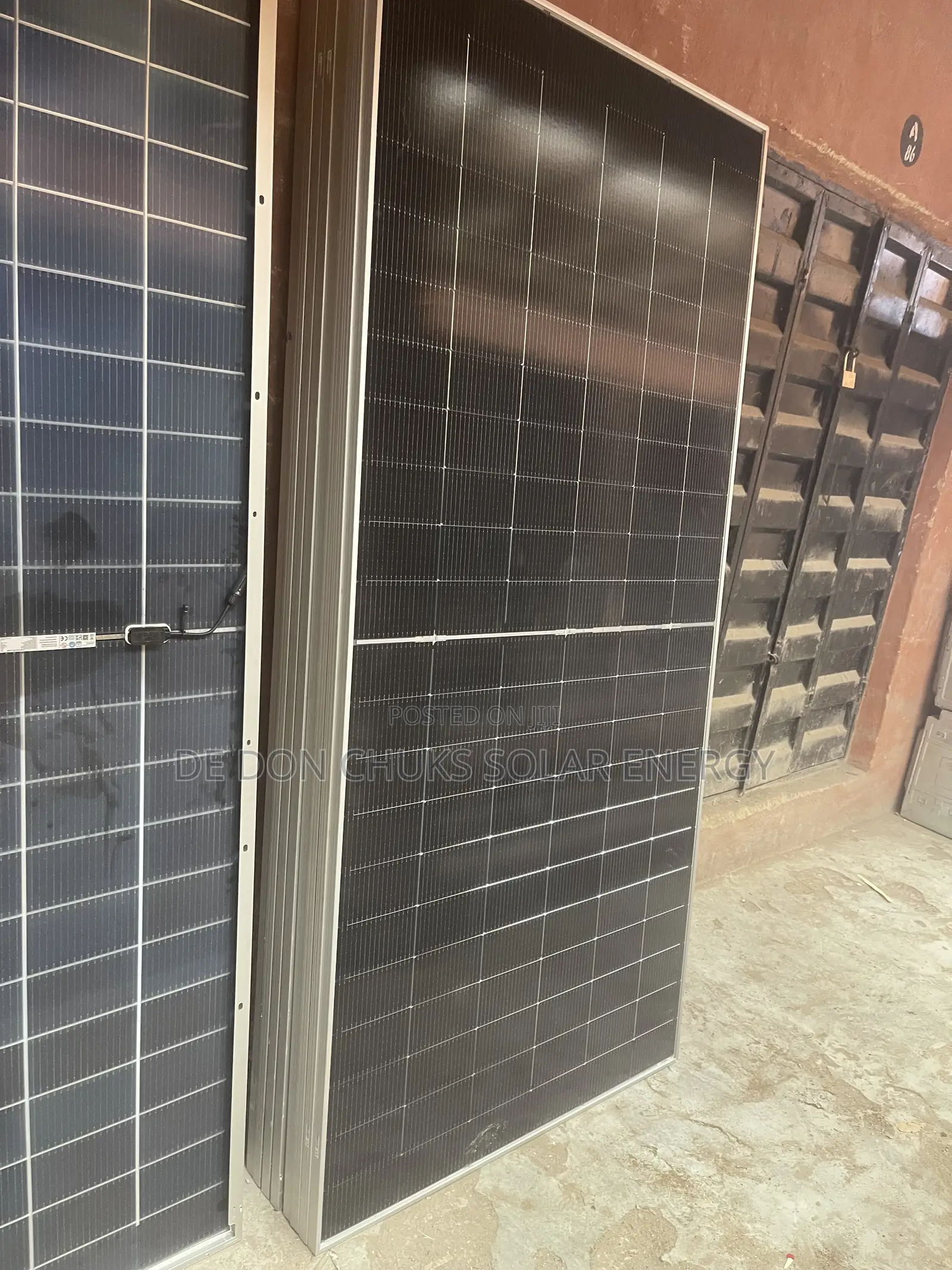 700w Jinko Panel