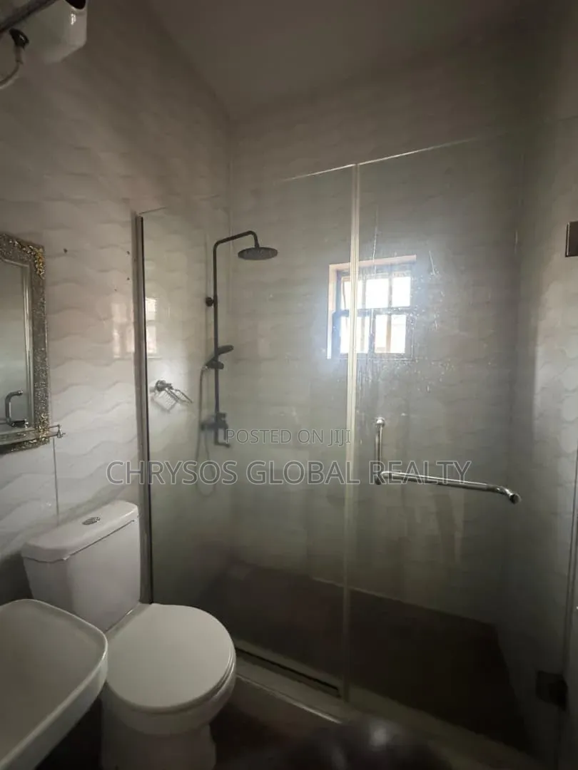 4bdrm Duplex in Legacy Estate, for rent
