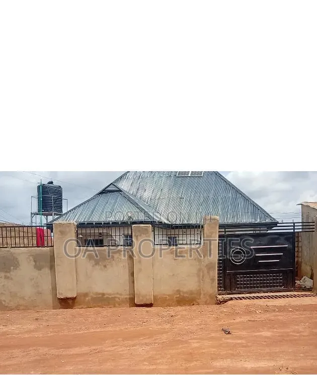 3bdrm Bungalow in Muslim Off Ayetoro, for sale