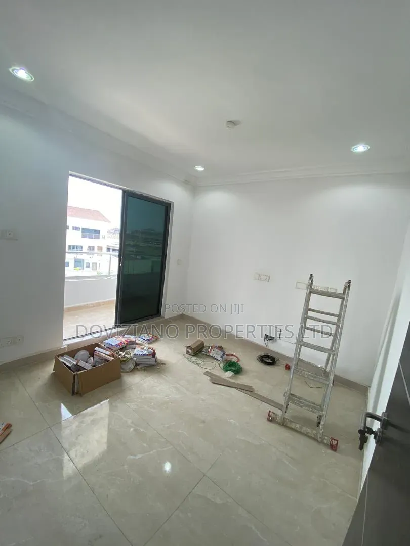 5bdrm Duplex in Lekki Phase 1 for rent