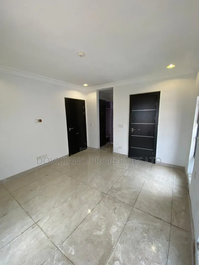5bdrm Duplex in Lekki Phase 1 for rent