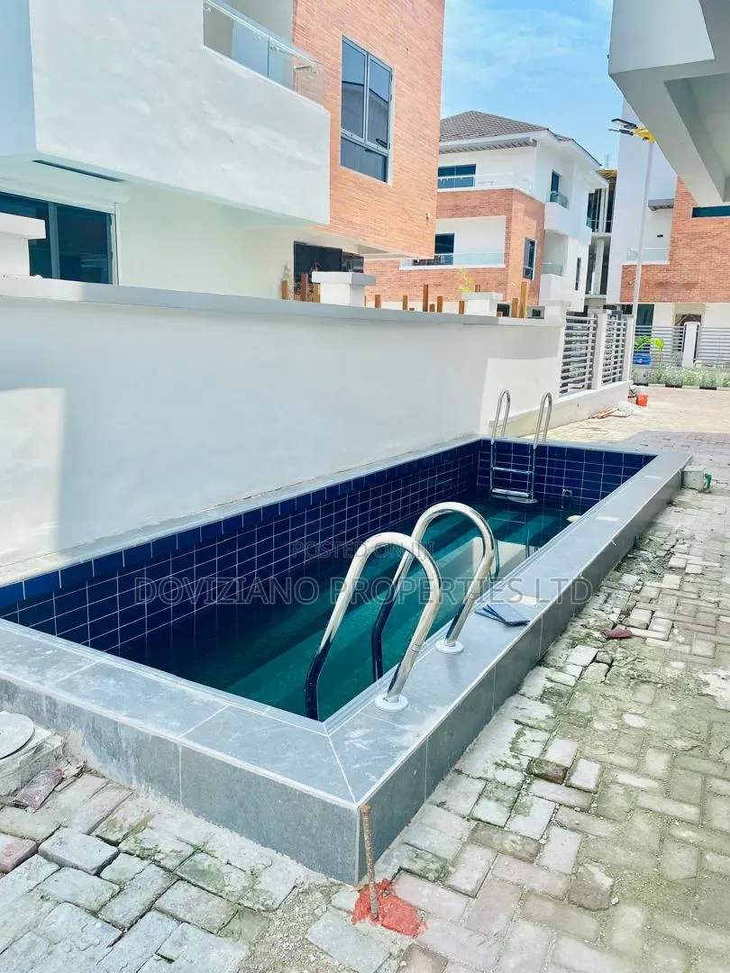 5bdrm Duplex in Lekki Phase 1 for rent
