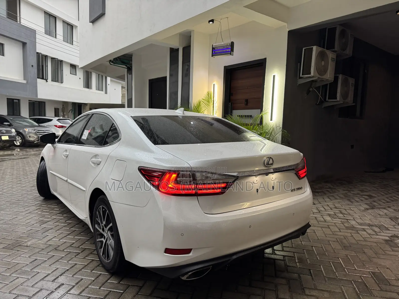Lexus ES 350 FWD 2016 White