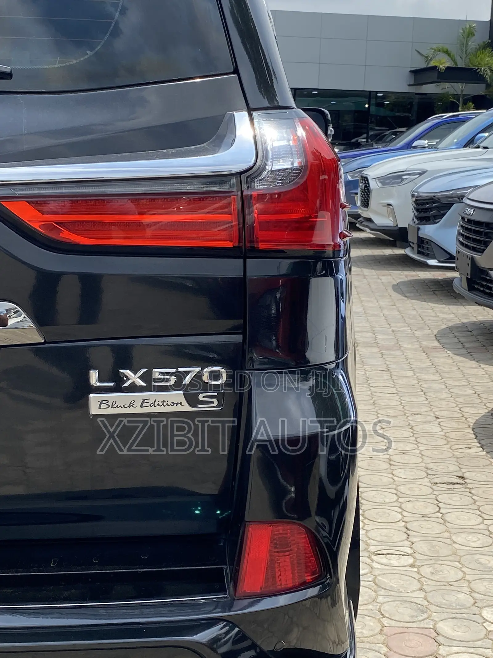Lexus LX 570 (5 seats) AWD 2020 Black
