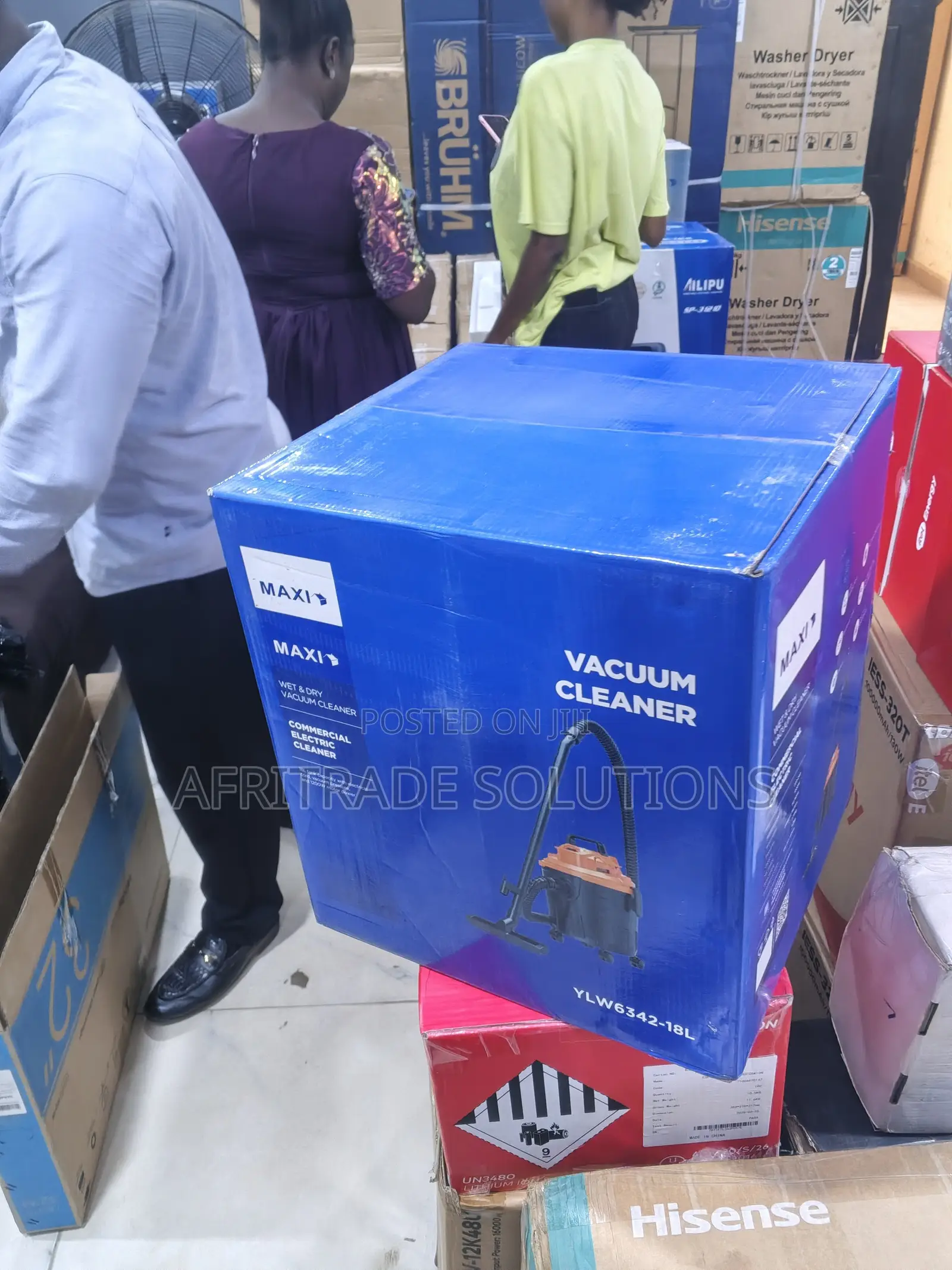 Maxi Vacuum Cleaner for Wet Dry Cleaning 18l