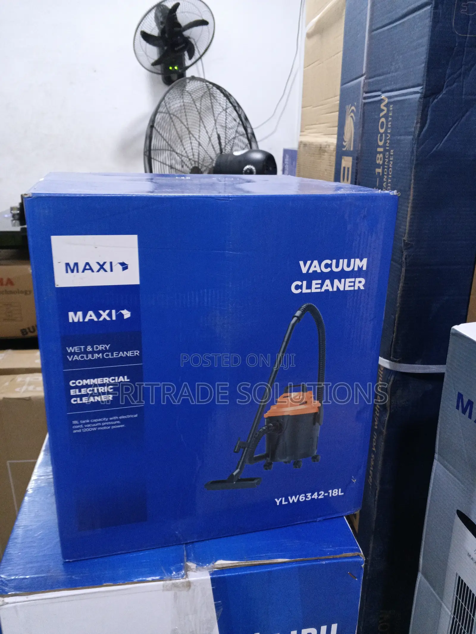 Maxi Wet Dry Vacuum Cleaner With Accessories