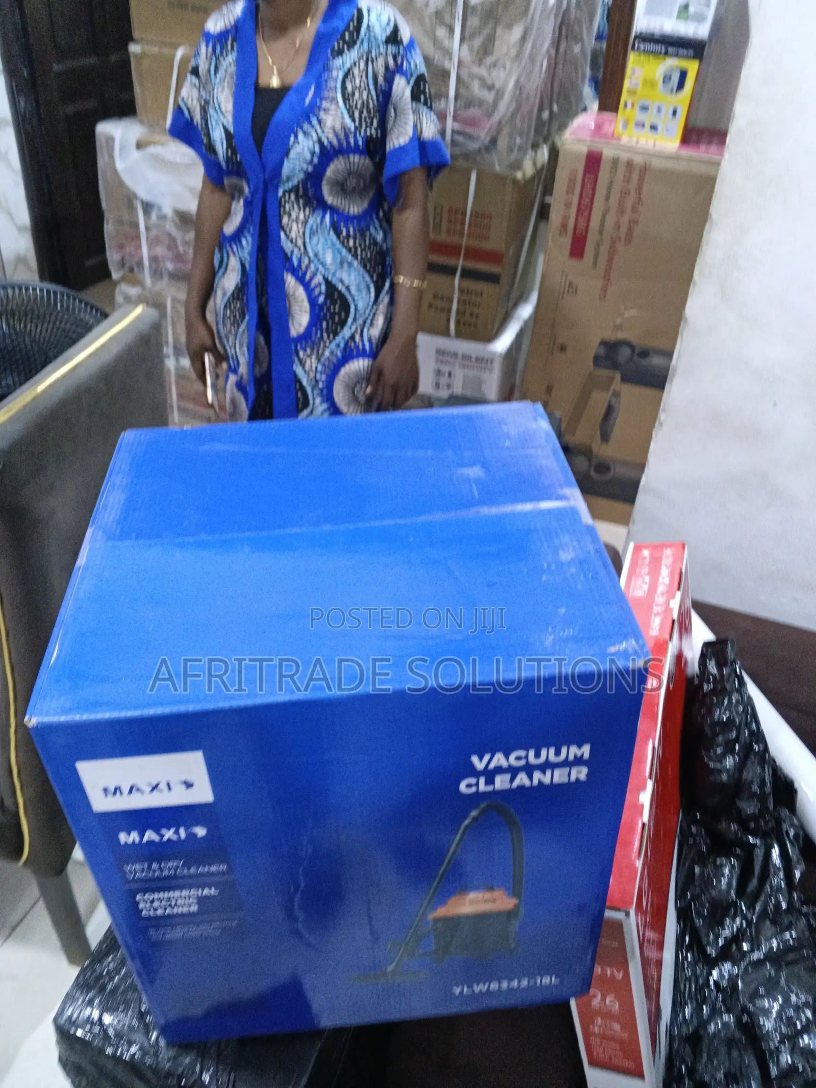 Maxi Wet Dry Vacuum Cleaner With Wheels