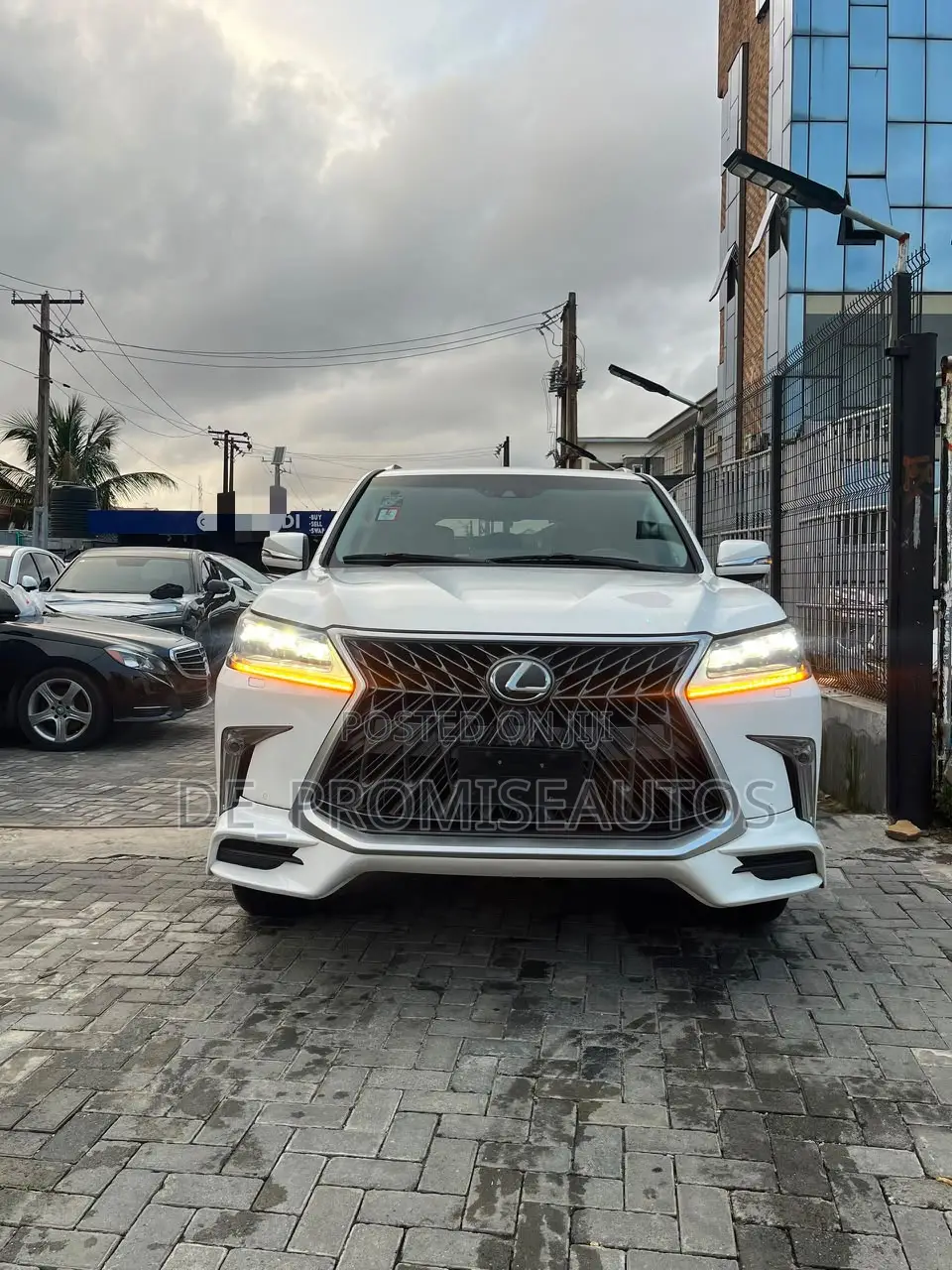 Lexus LX 2017 White