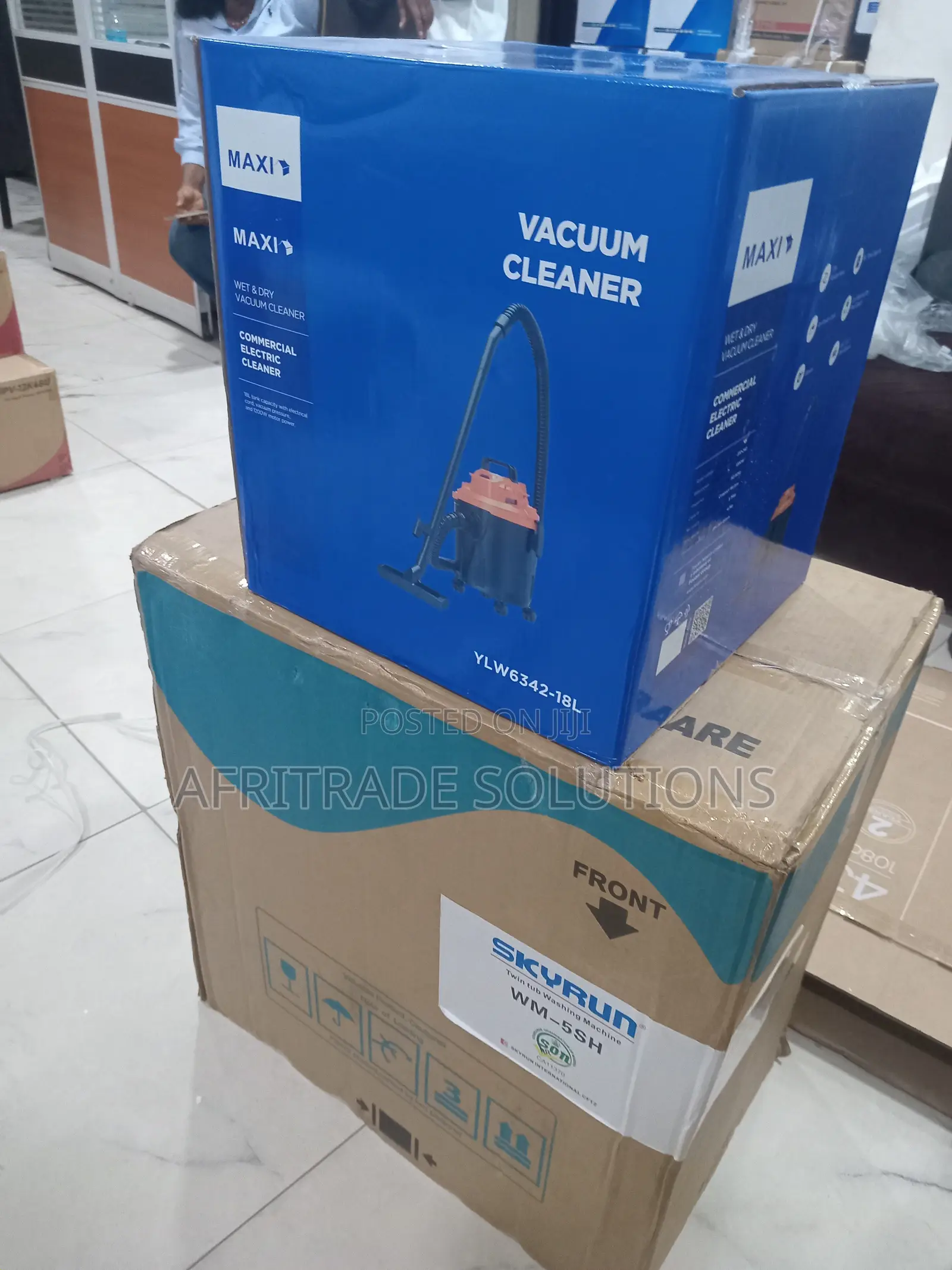 Maxi Vacuum Cleaner for Tiles, Carpets Upholstery