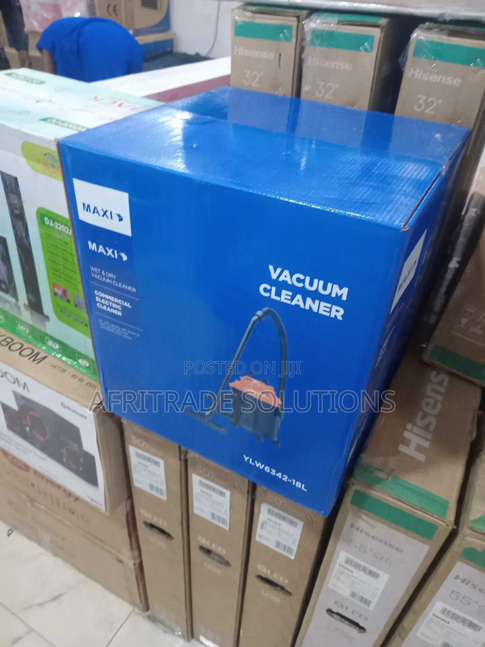 Maxi Wet Dry Vacuum Cleaner With Flexible Hose