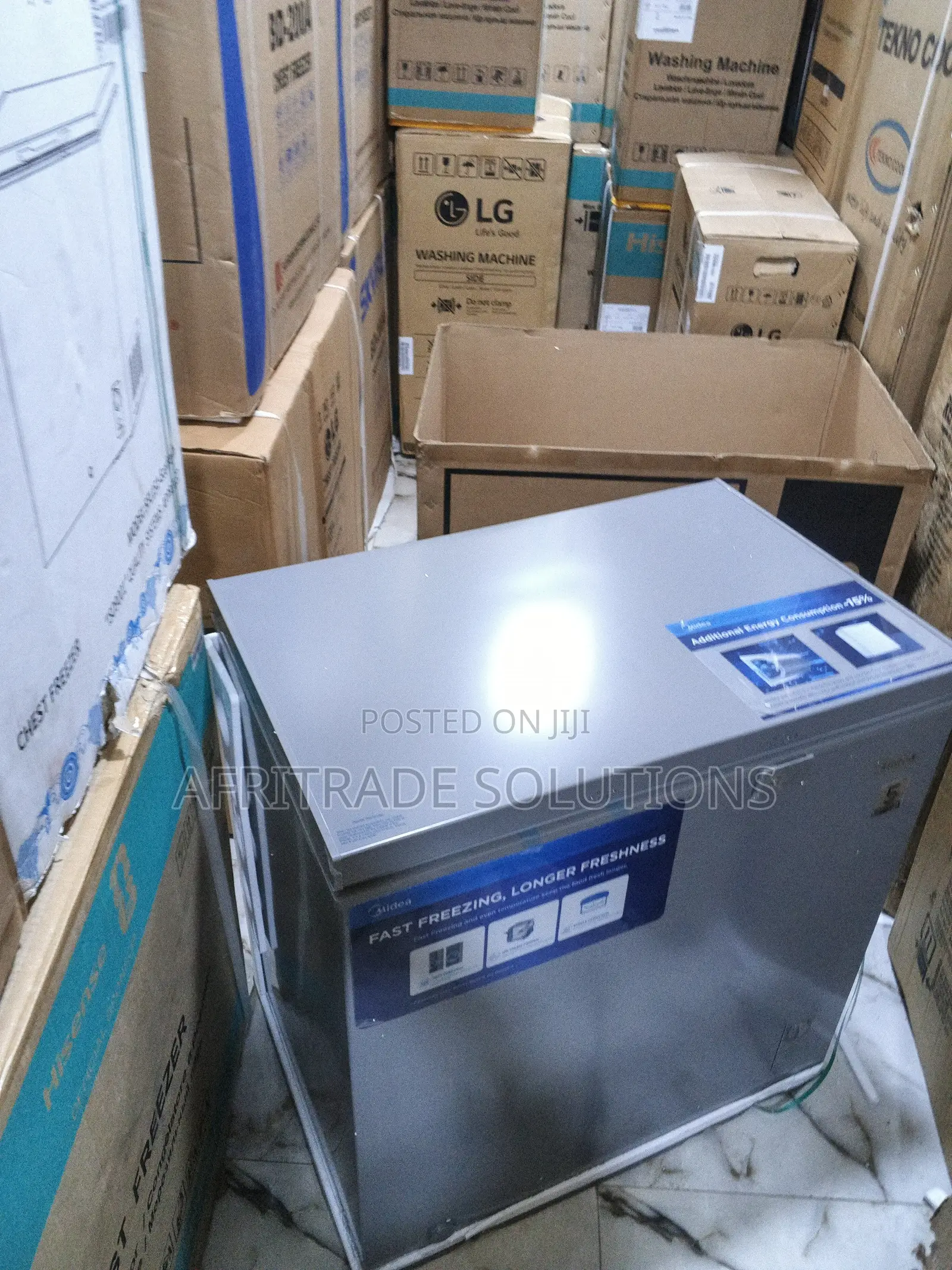 Midea 198l Chest Freezer With Large Storage Capacity