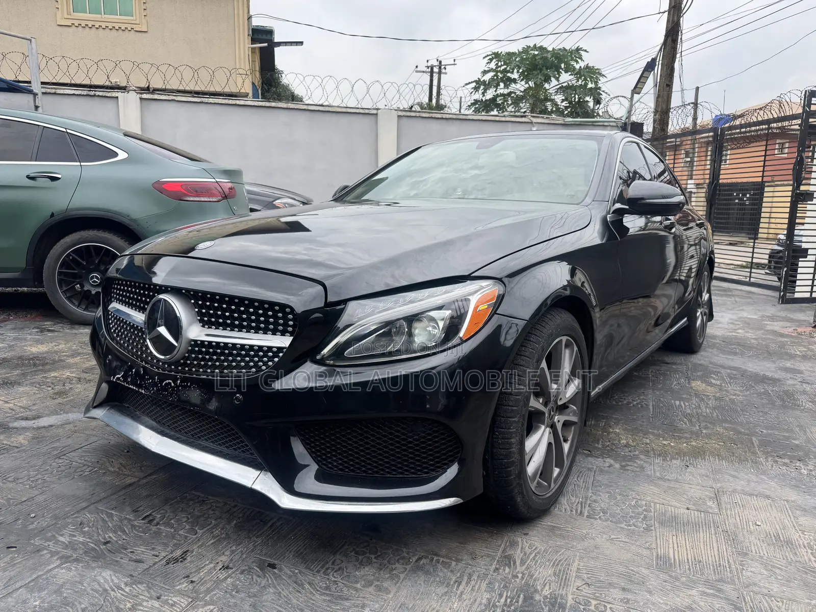 Mercedes-Benz C300 2016 Black