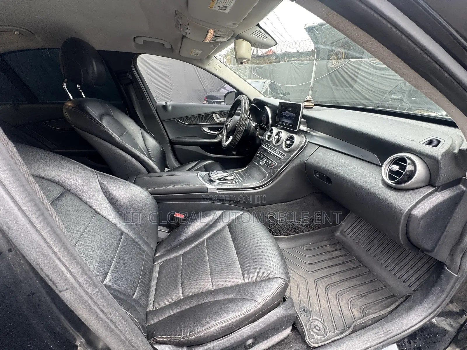 Mercedes-Benz C300 2016 Black