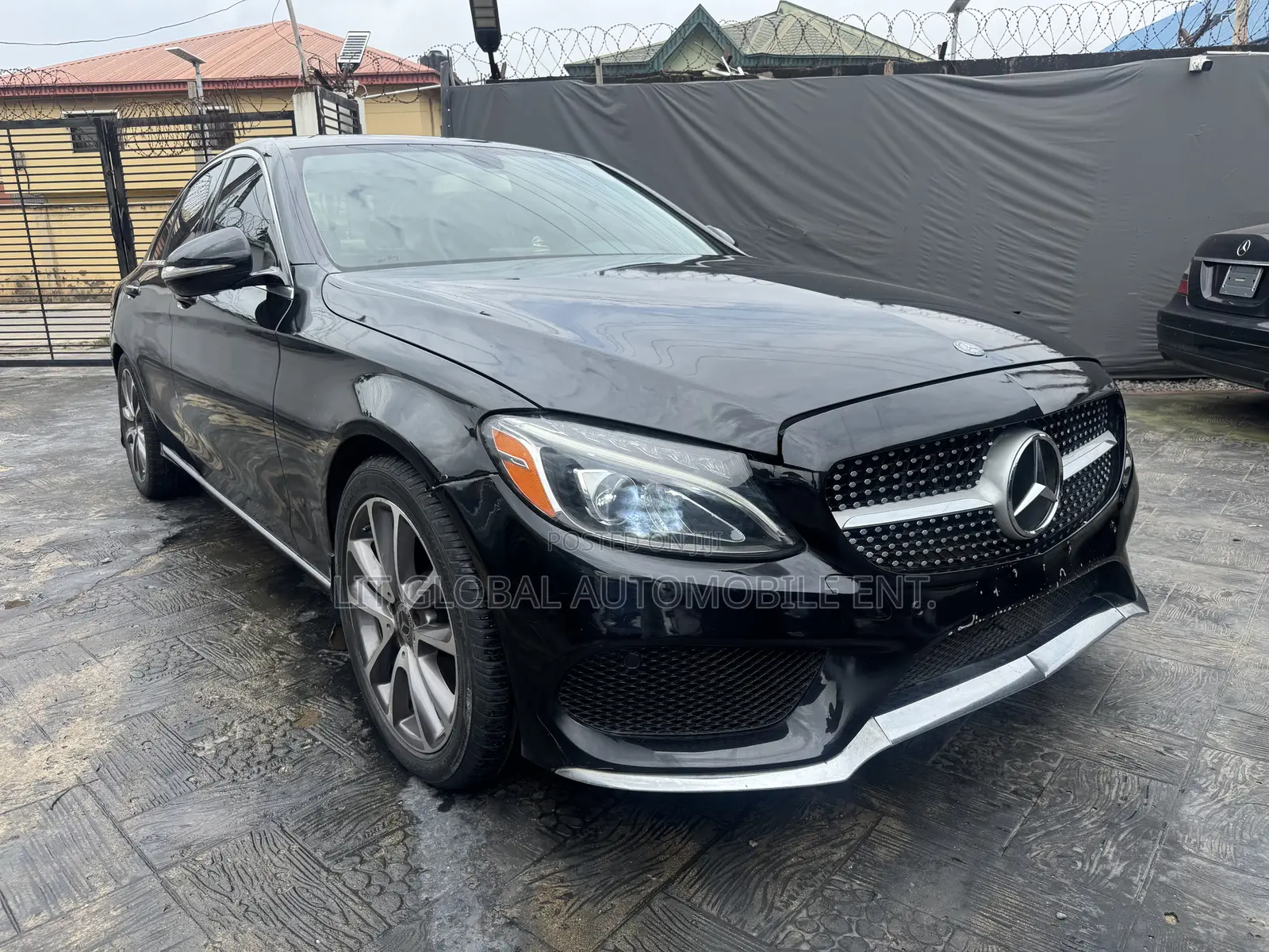 Mercedes-Benz C300 2016 Black