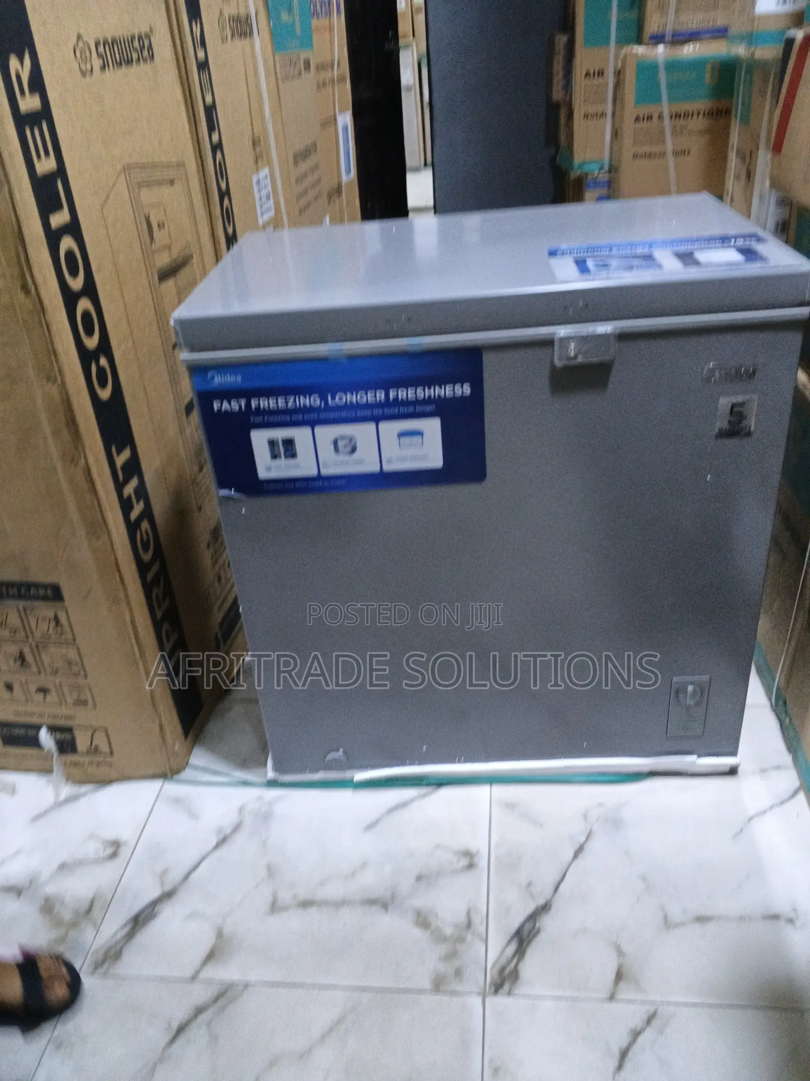 Midea 198l Deep Freezer With Spacious Interior