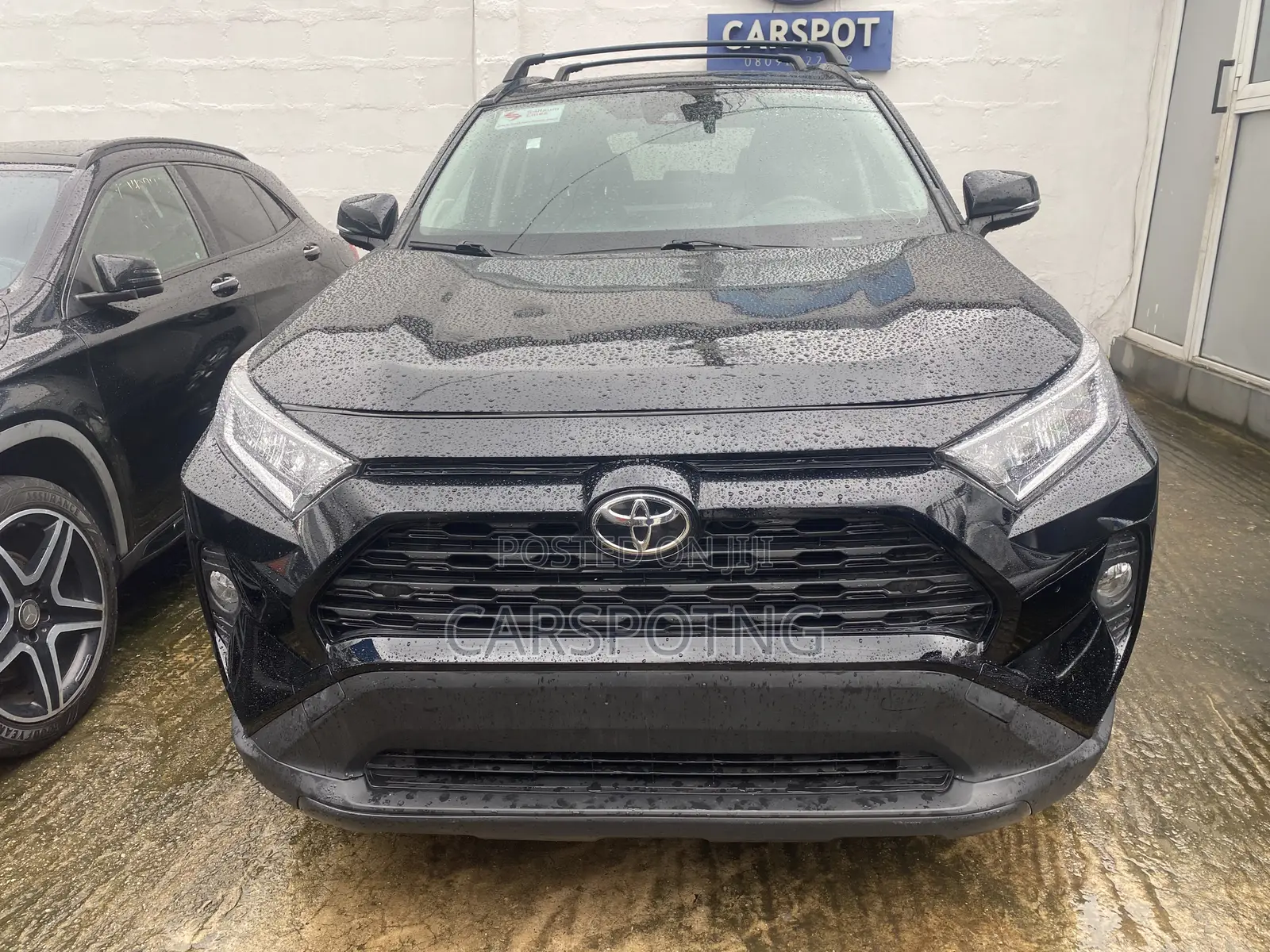 Toyota RAV4 XLE Premium AWD 2020 Black