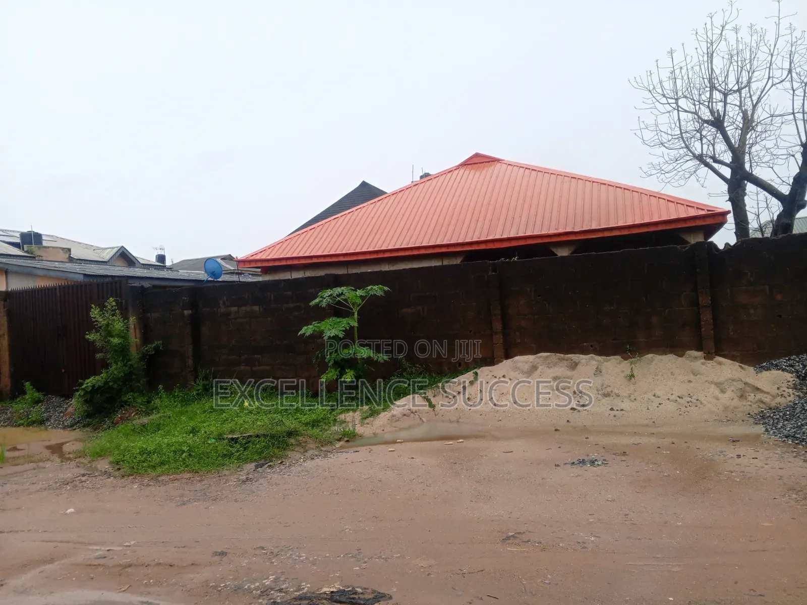 6bdrm Bungalow in Princess Abiola, Council for sale