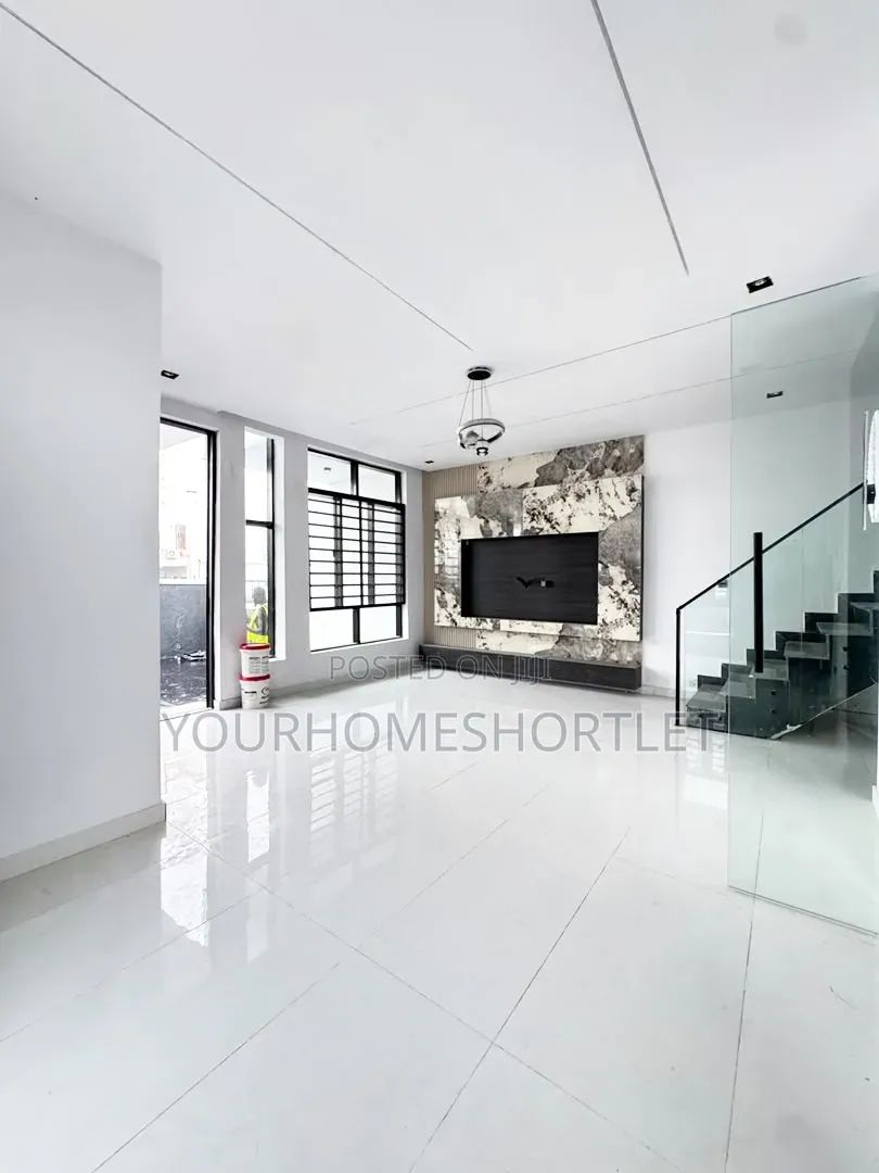 Stunning 4 Bedroom Detached Duplex With Bq