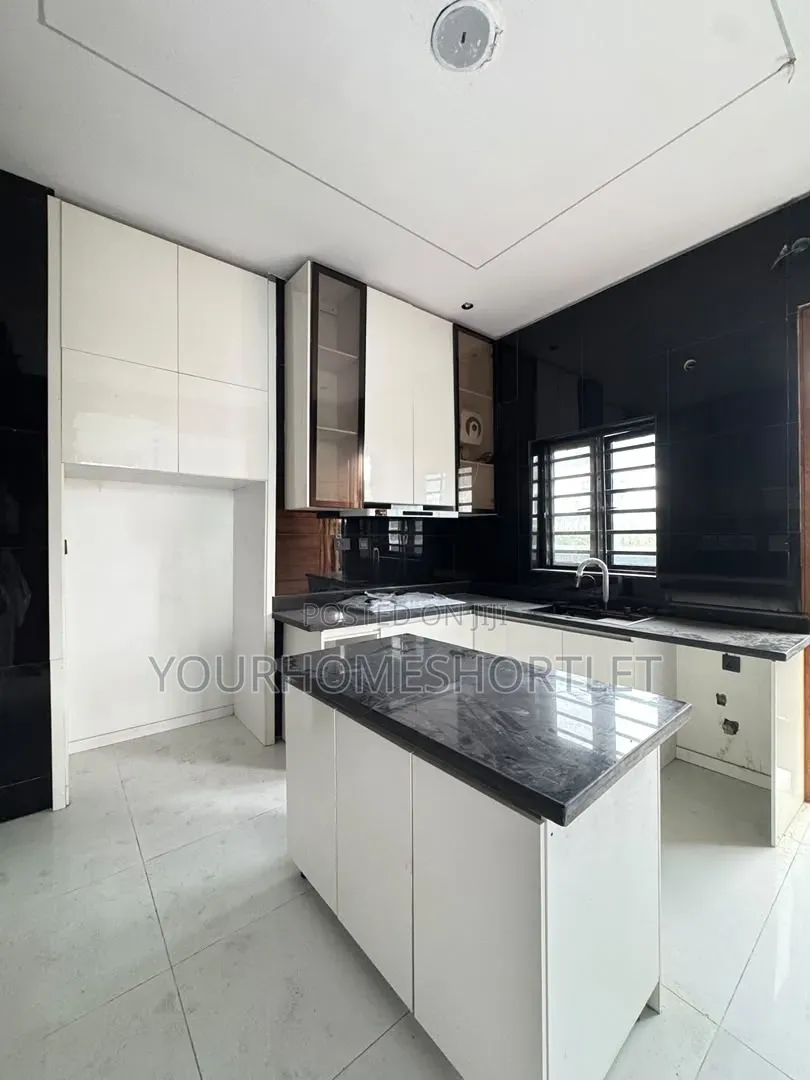 Stunning 4 Bedroom Detached Duplex With Bq