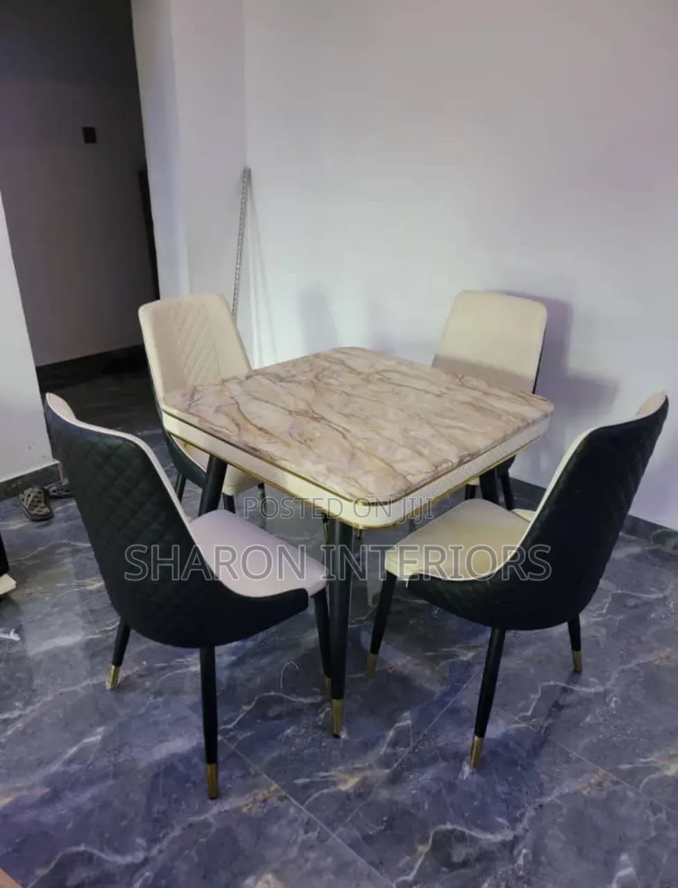 Mini Dinning by 4