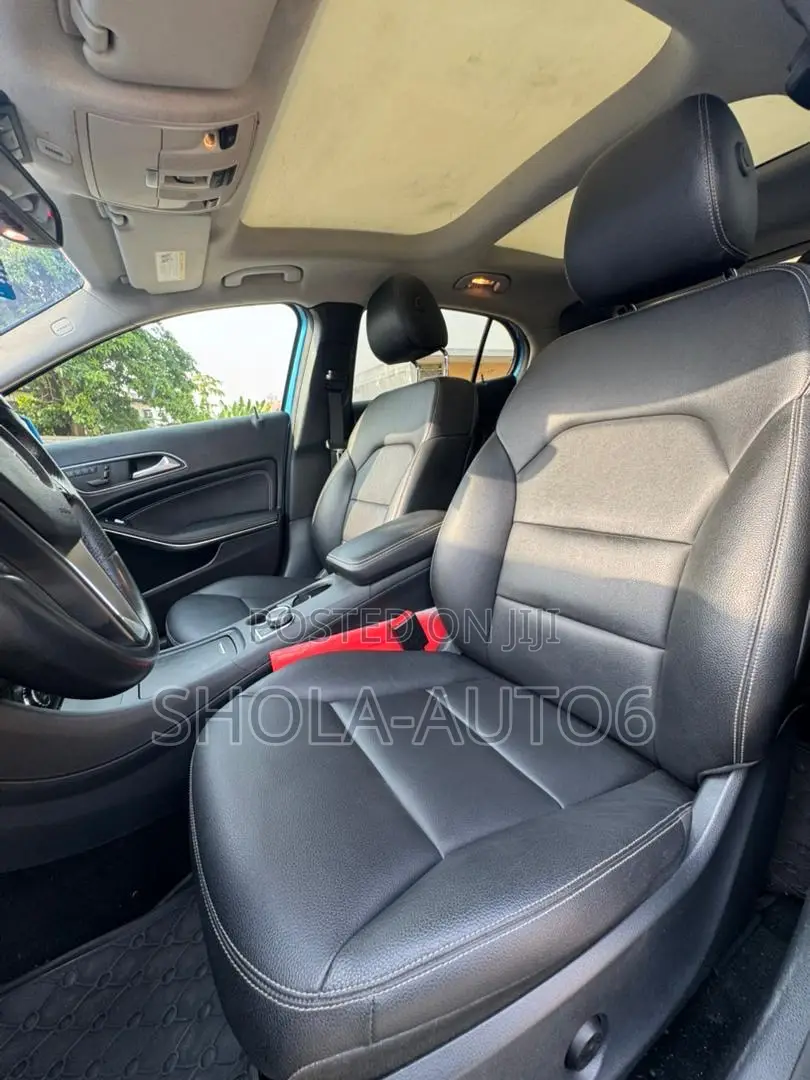 Mercedes-Benz GLA 250 2015 Blue