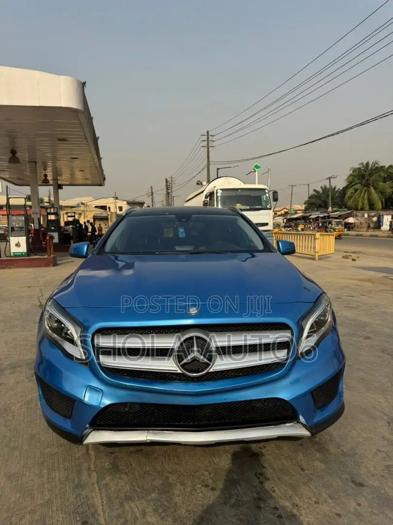 Mercedes-Benz GLA 250 2015 Blue