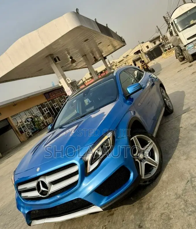 Mercedes-Benz GLA 250 2015 Blue