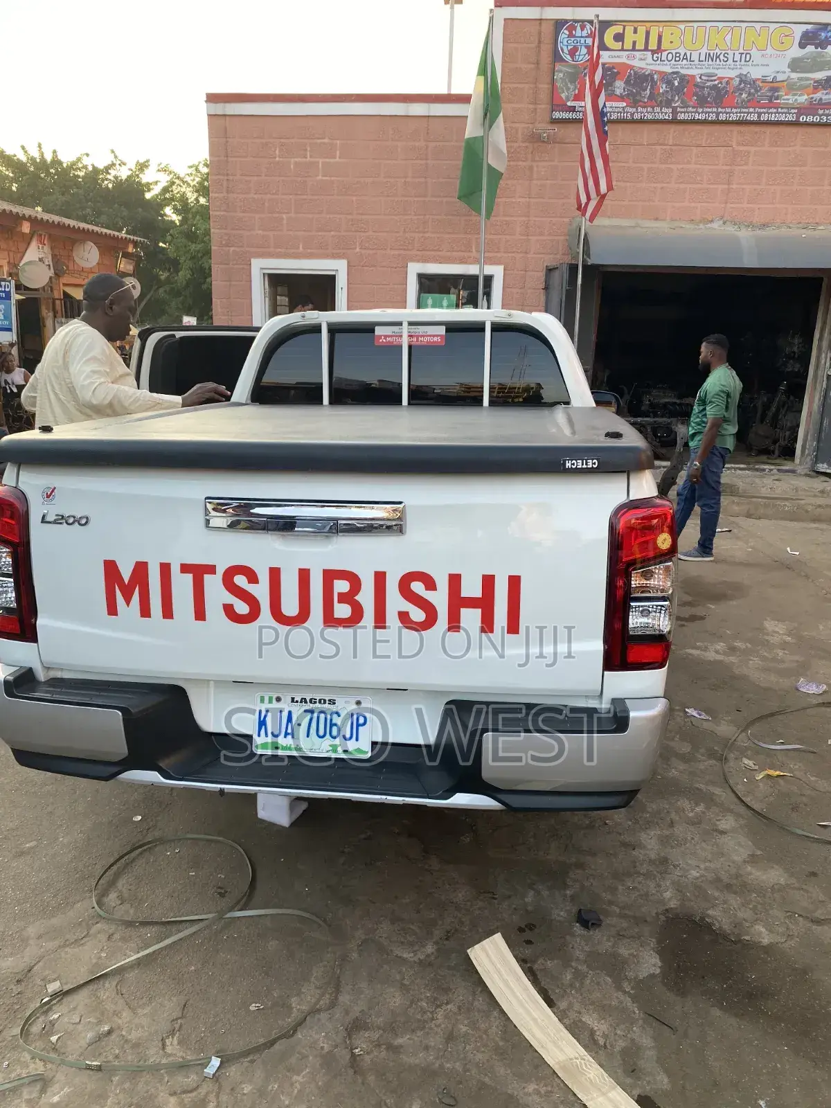 Shork Booth Cover for Mitsubishi Pick Up