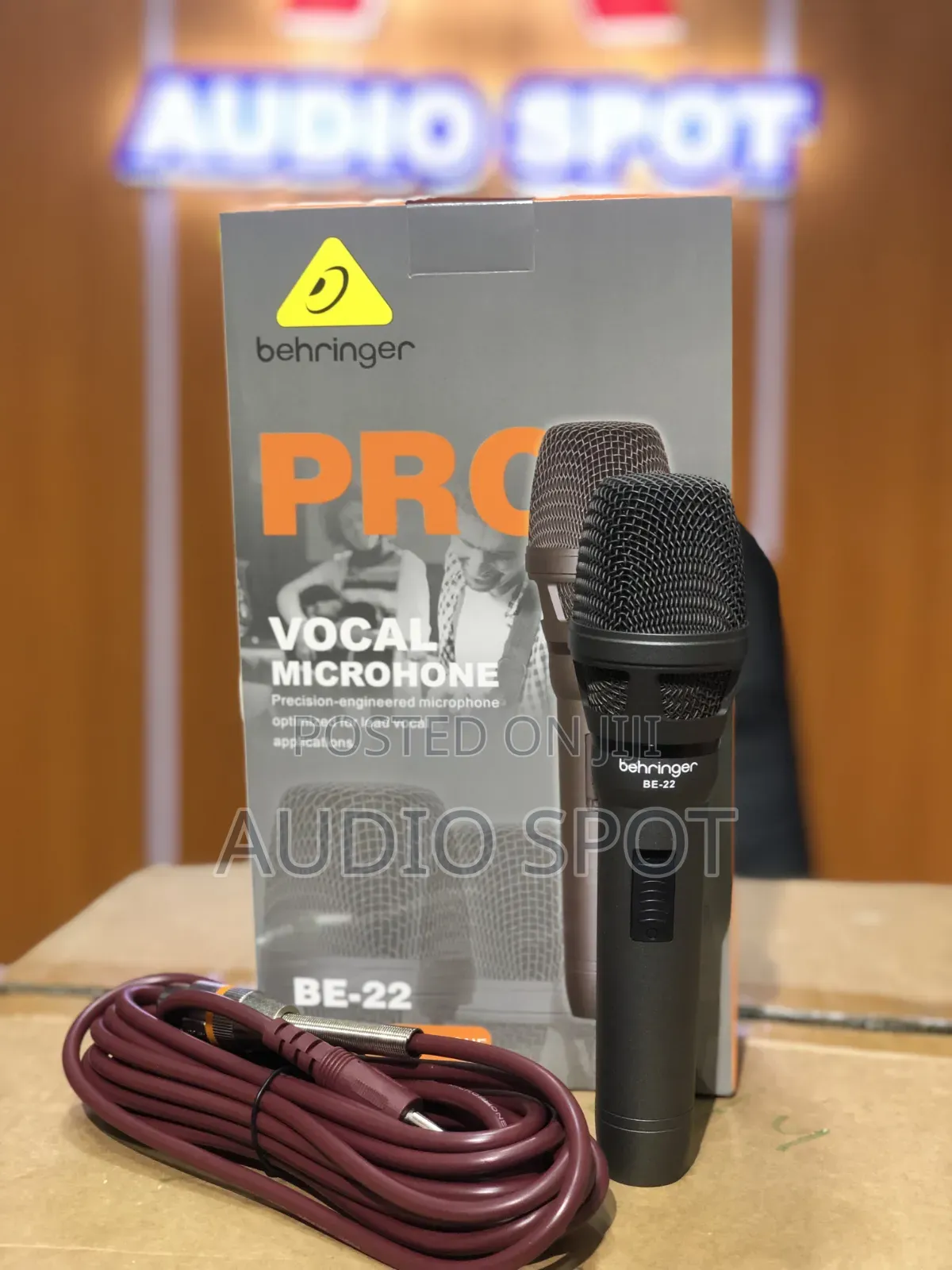 Behringer Be-22 Professional Vocal Dynamic Cardioid Wired Microphone
