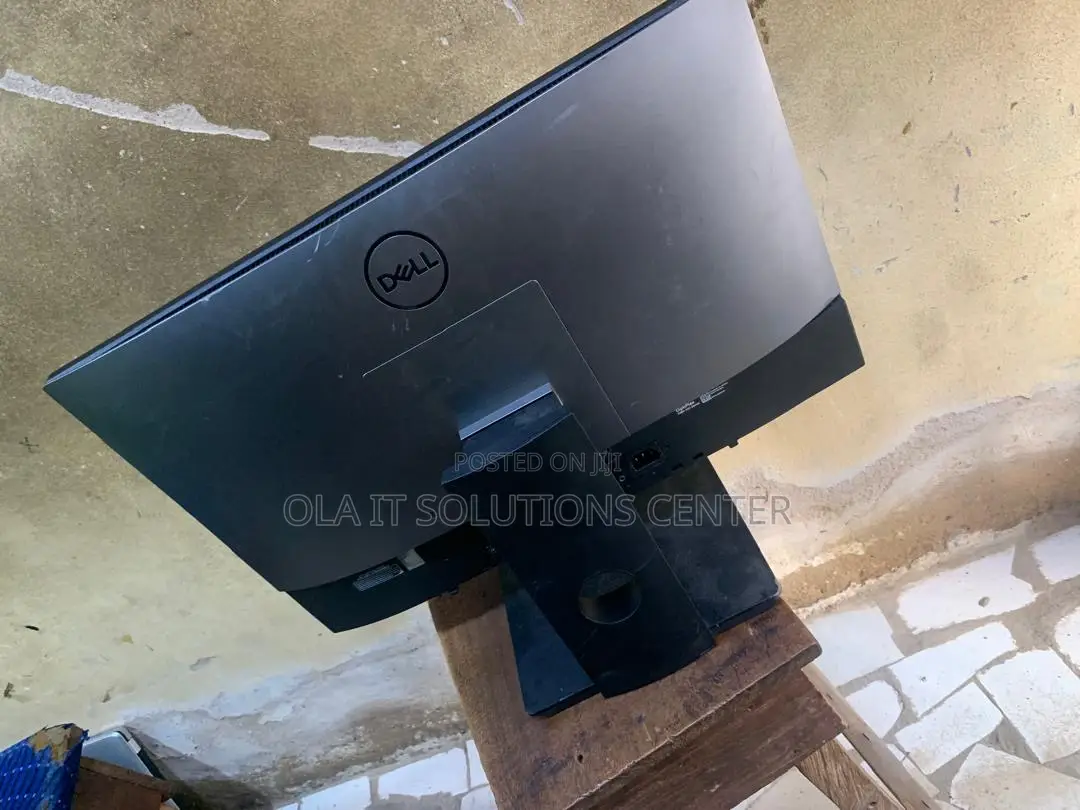 Dell OptiPlex 7000 7410 All-in-One 16GB Intel Core i5 SSD 256GB