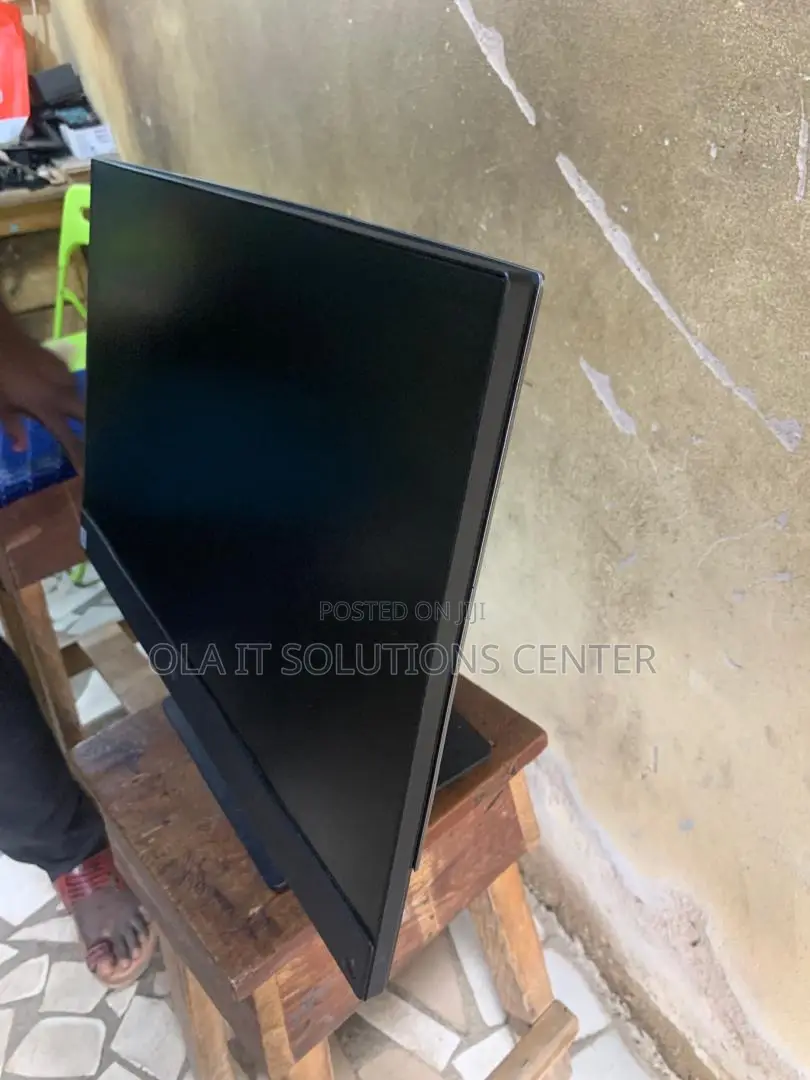 Dell OptiPlex 7000 7410 All-in-One 16GB Intel Core i5 SSD 256GB