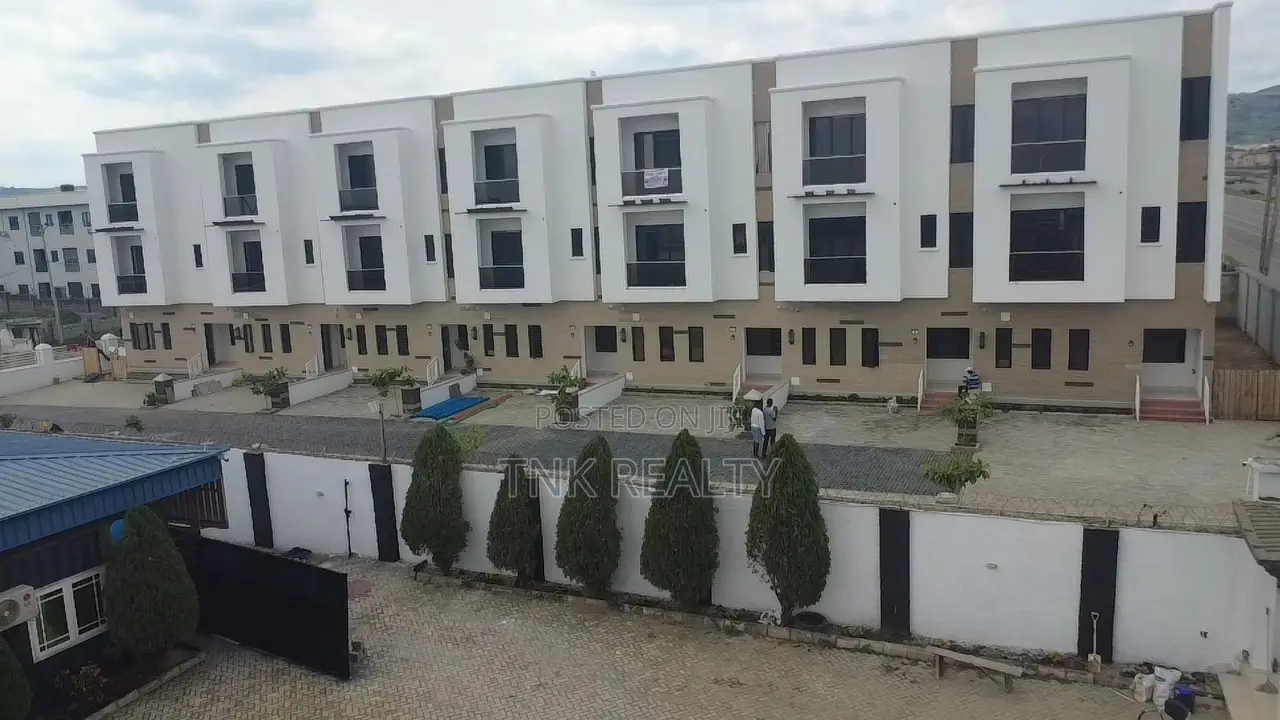 Furnished 4bdrm Townhouse/Terrace in Jahi for sale