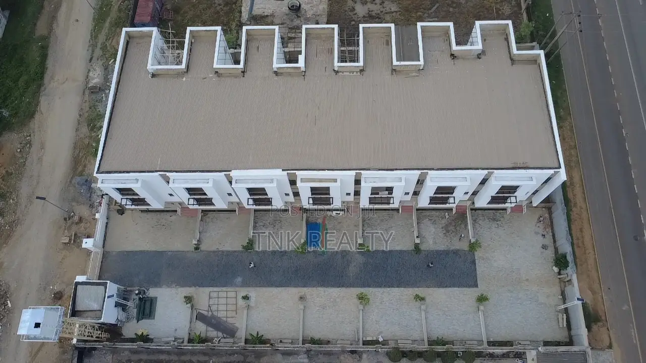 Furnished 4bdrm Townhouse/Terrace in Jahi for sale