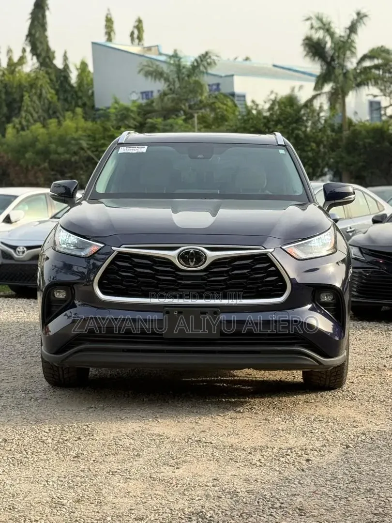 Toyota Highlander 2021 Blue