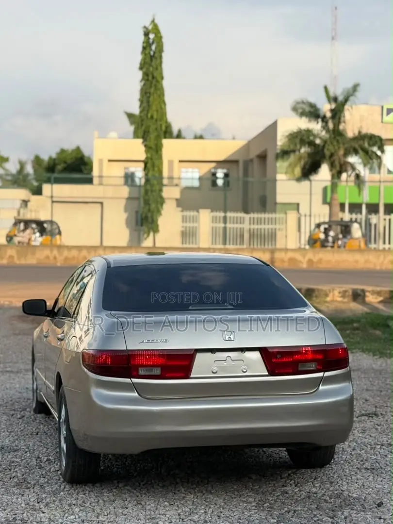 Honda Accord 2004 Gold