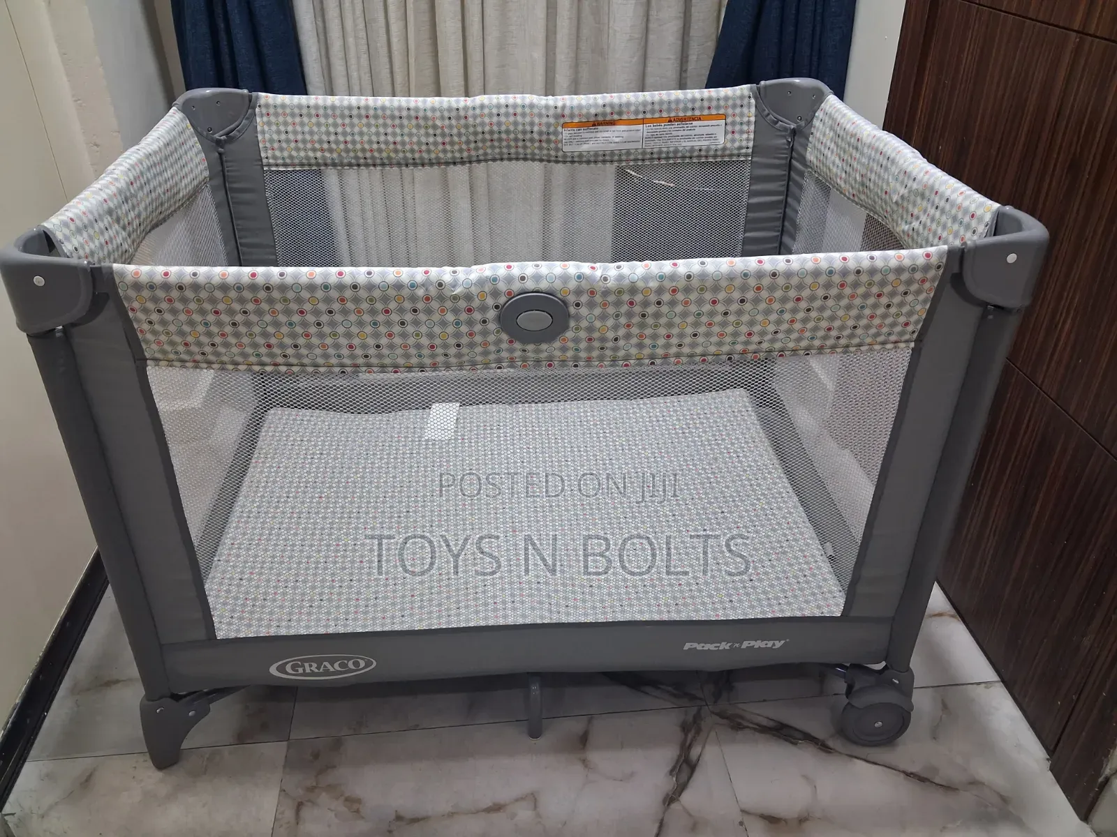 Graco Multicolored Dot Baby Cot