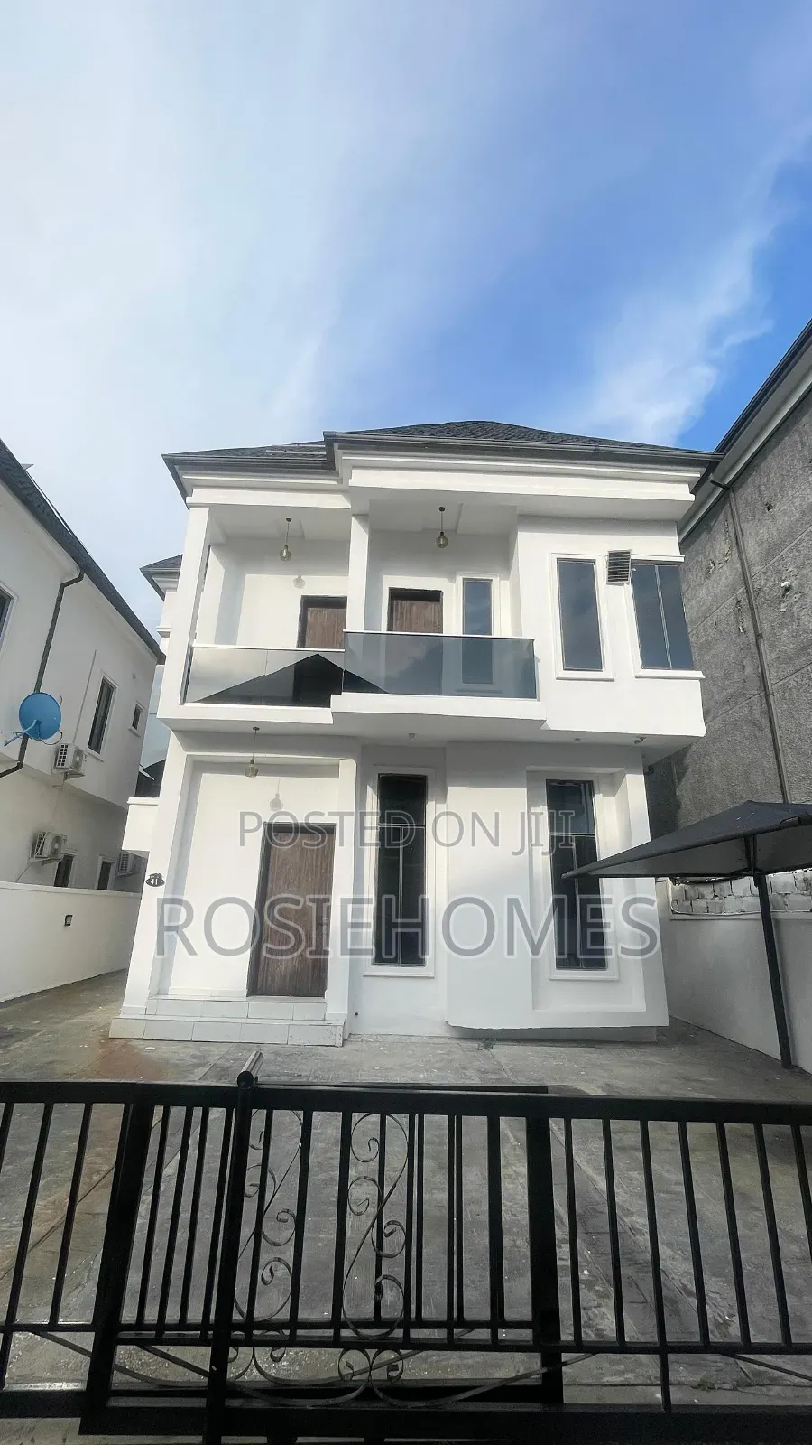 4bdrm Duplex in Chevron for rent