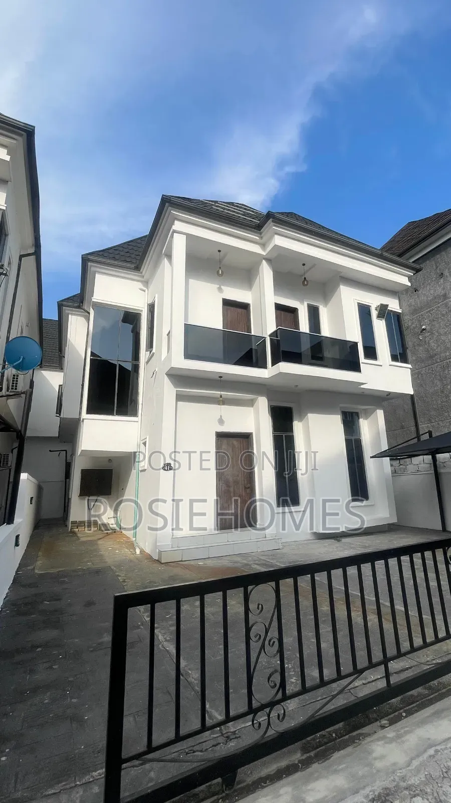4bdrm Duplex in Chevron for rent