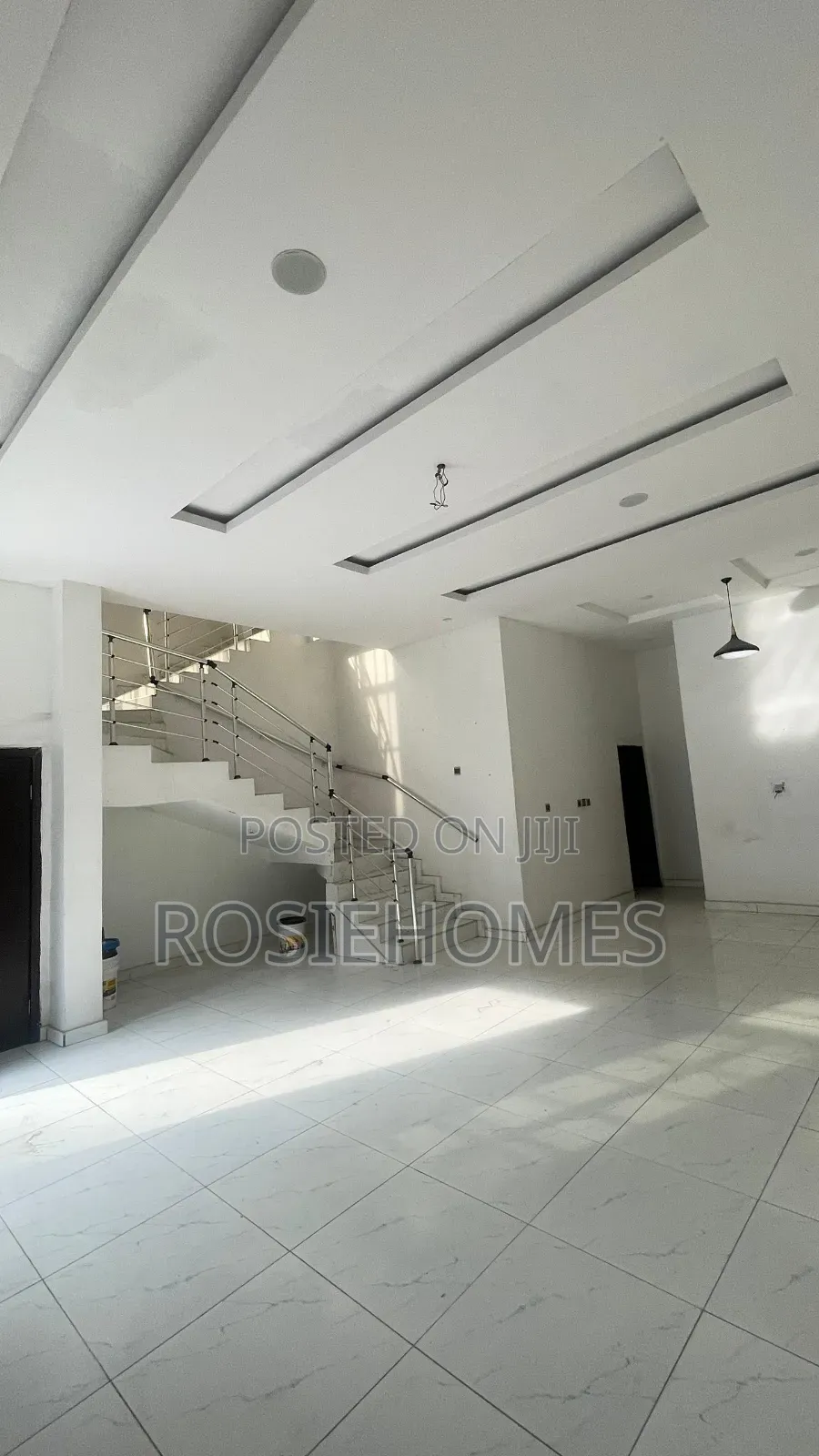 4bdrm Duplex in Chevron for rent
